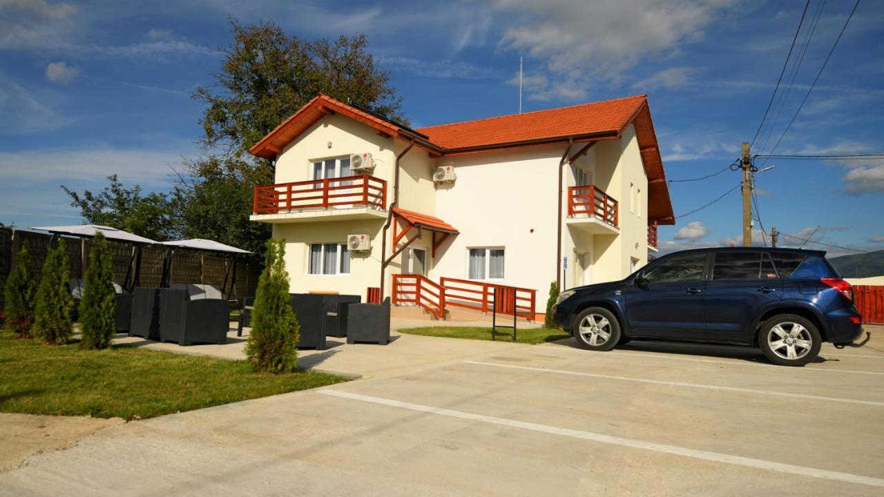 Pensiunea Hera Хацег Экстерьер фото